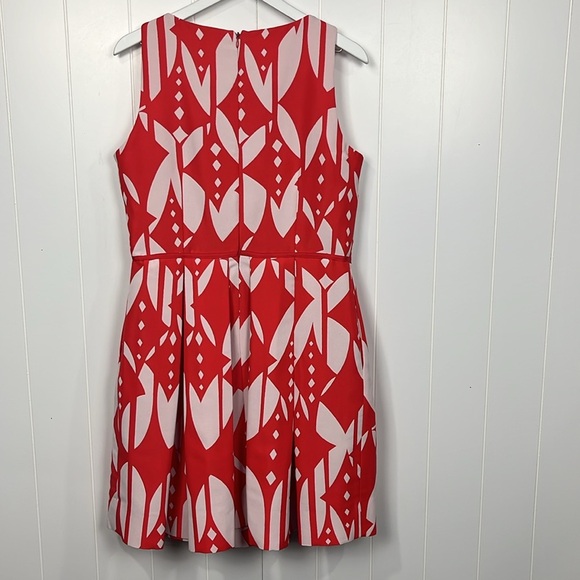 Just Taylor Womens Dress 12 Red White Fit & Flare Sleeveless Zip Back Pleats EUC - Picture 11 of 15
